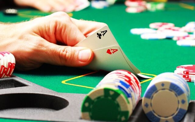 Cách phán đoán khoảng bài trong Poker là gì? 